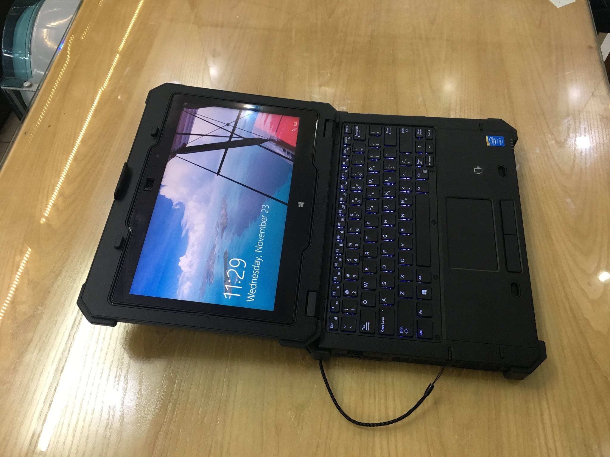  Laptop Dell Latitude 12 Rugged Extreme 7204-8.jpg